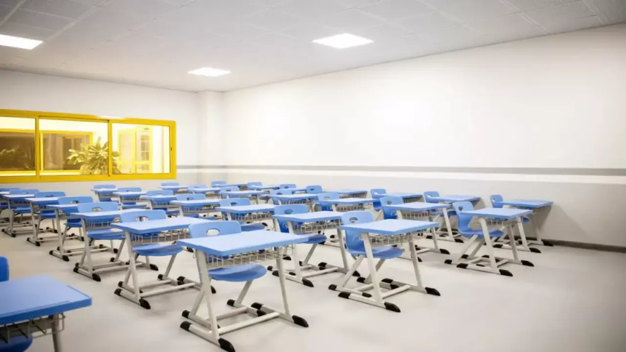 تعليق الدراسة في أكثر من 30 محافظة سعودية غداً بسبب تحذيرات الأرصاد من طقس خطير